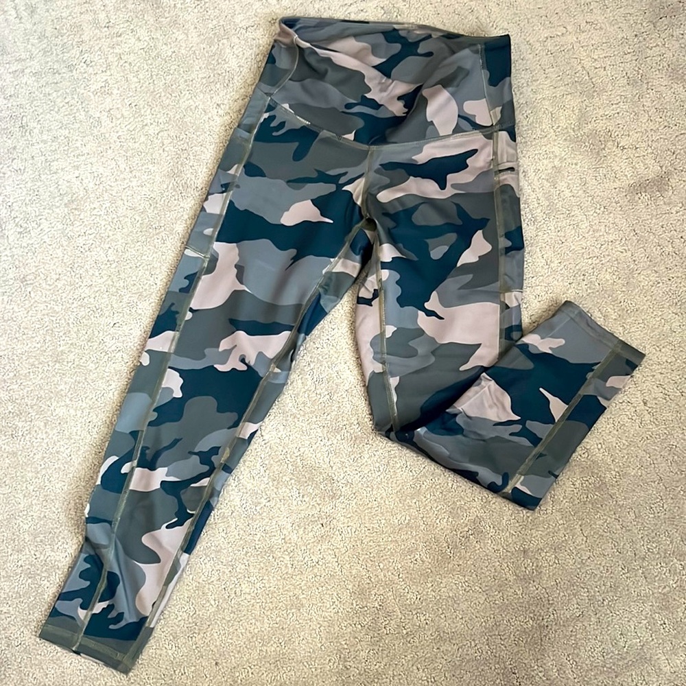 Salty Honey Camo leggings